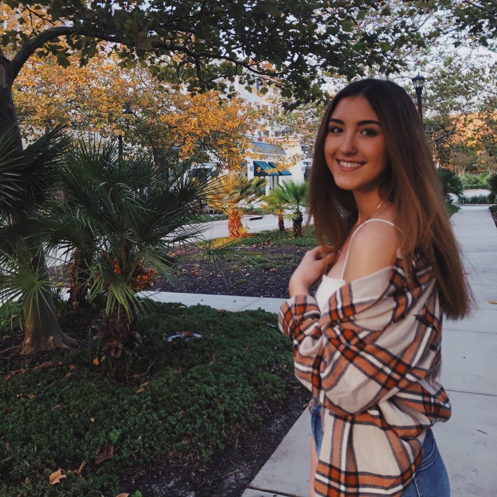 Meet your Posher, Olivia